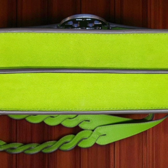 🔥 Tory Burch Small Miller Flap Shoulder Bag in Wheat Grass - Like New - Picture 8 of 12